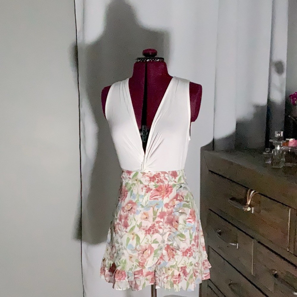 2 Piece Bundle: Bodysuit & Mini Skirt: Size Large